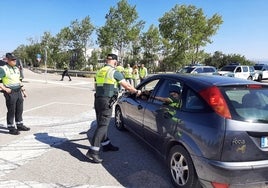 Investigado un joven por engañar a la Guardia Civil de Lora del Río para ocultar que un conductor iba borracho