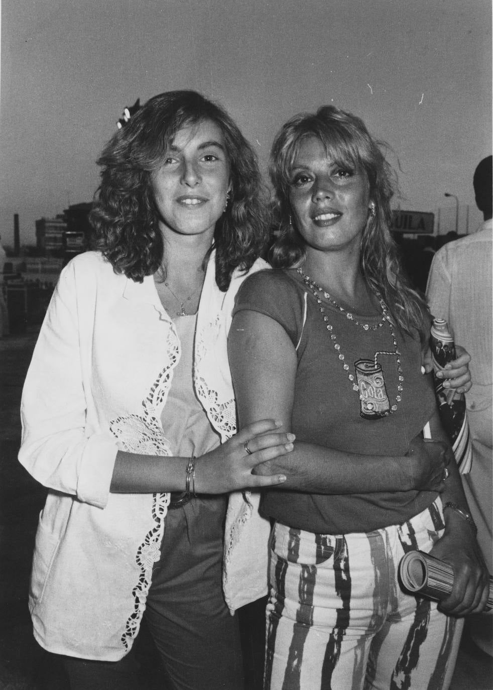 Momentos de la vida de la artista sevillana María Jiménez