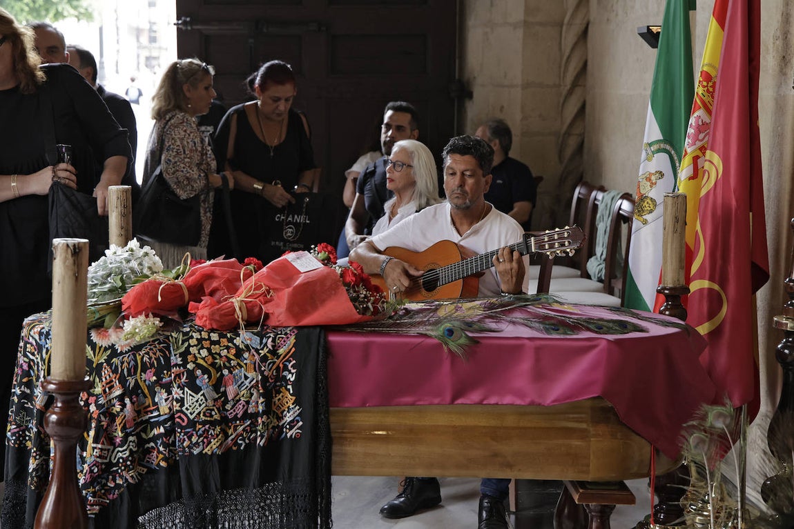 Capilla ardiente de María Jiménez en Sevilla