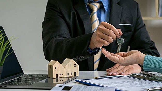 El solicitante y la vivienda deben cumplir unos requisitos para optar al aval del 15% de la hipoteca que contempla el programa Garantía Vivienda Joven