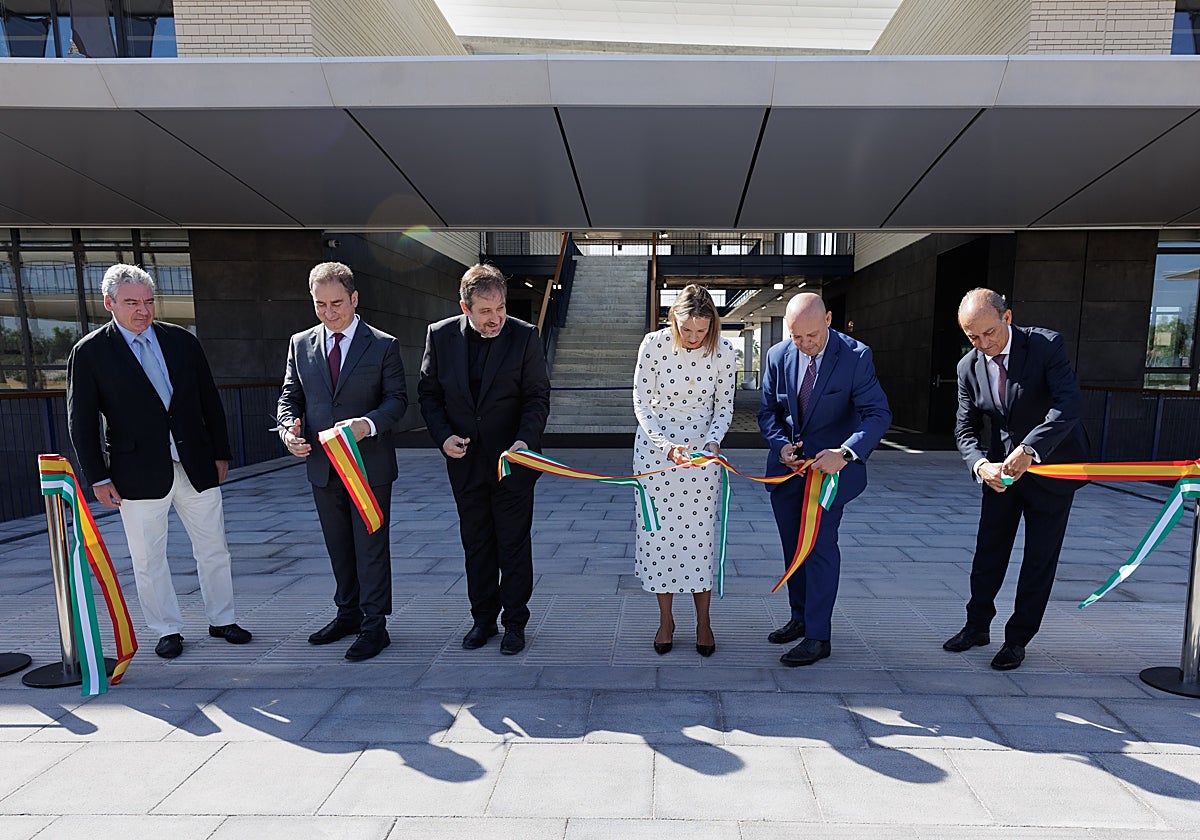 Inauguración del nuevo campus de Ciencias de la Salud en la Loyola
