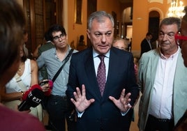 El gobierno de Sanz niega haberse sentado a negociar una coalición con Vox para el Ayuntamiento de Sevilla