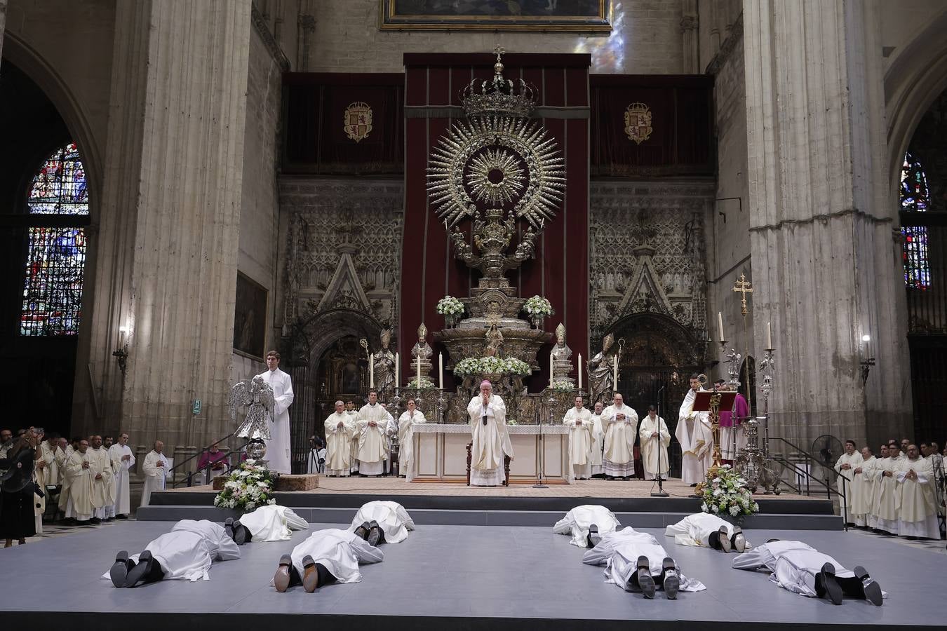 Liturgia de ordenación de nuevos sacerdotes en la Catedral