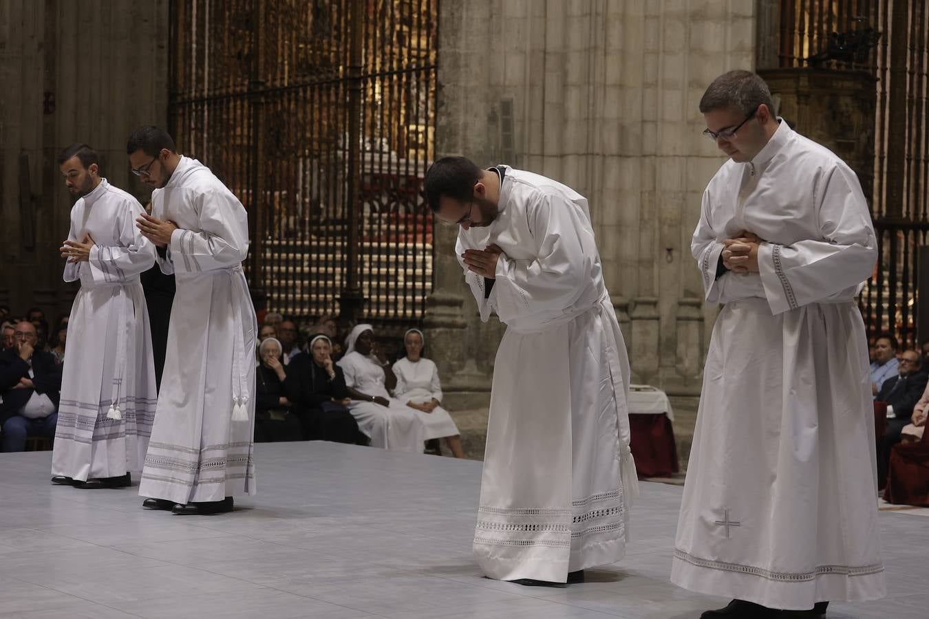 Liturgia de ordenación de nuevos sacerdotes en la Catedral