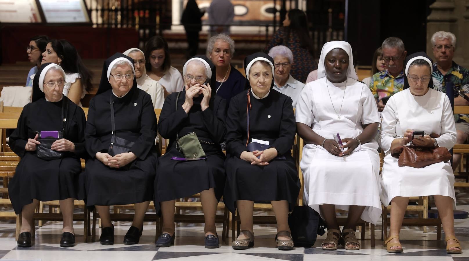 Liturgia de ordenación de nuevos sacerdotes en la Catedral