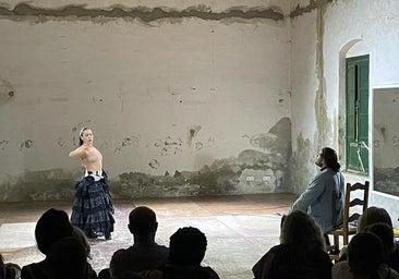 Rocío Molina en su paraíso y Antonio Molina 'Choro', en el suyo