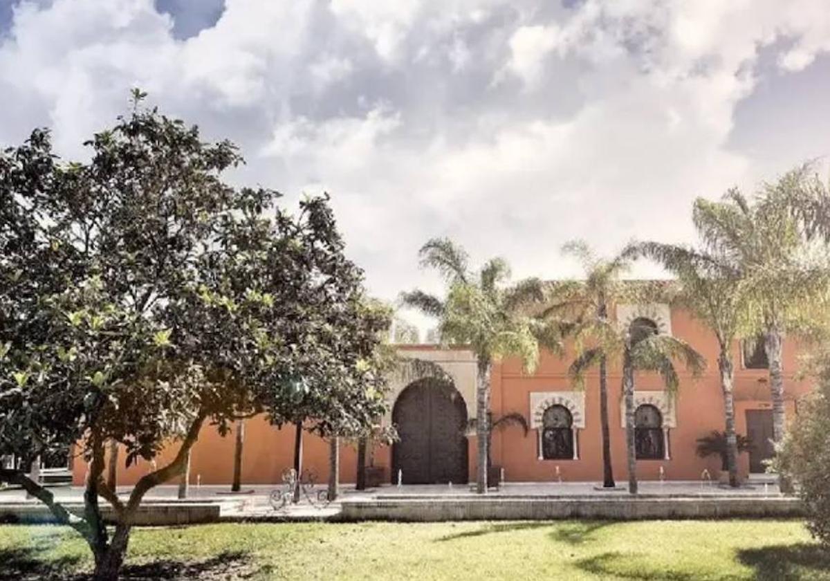 La hacienda está rodeada por frondosa vegetación