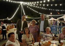 Las personas mayores, protagonistas de una cena organizada por el Ayuntamiento de Sevilla