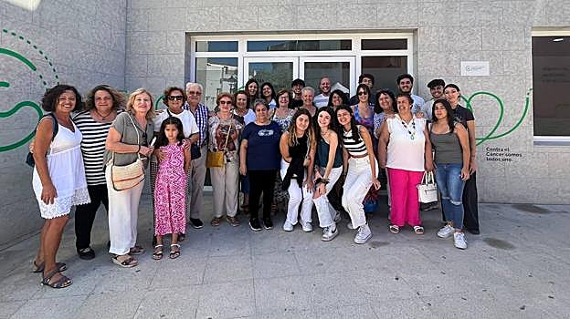 Voluntarios en la sede de la AECC de Lebrija