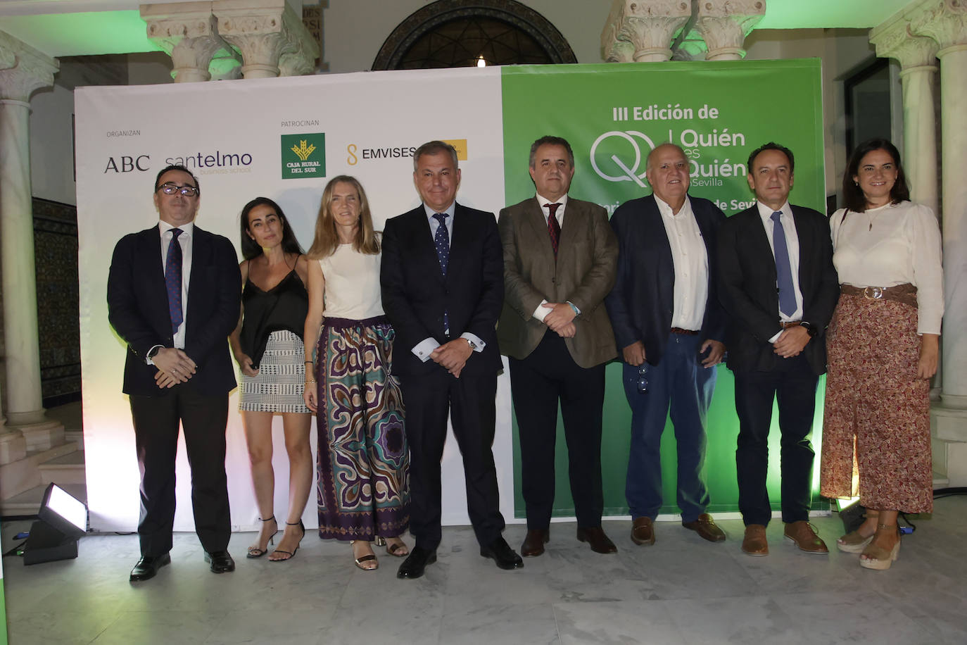 El alcalde de Sevilla, José Luis Sanz, con el equipo de Emvisesa