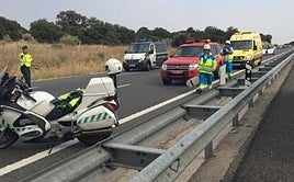 Muere un motorista en un accidente de tráfico en la SE-30 en el desvío de la avenida de la Palmera