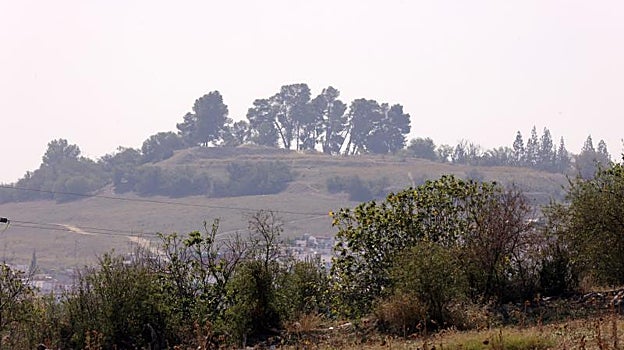 Otra colina sobre el municipio de Camas