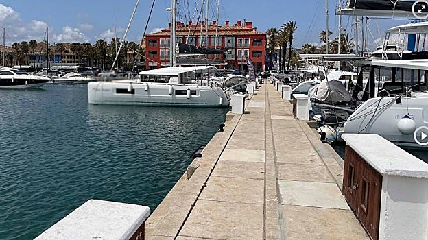Amarre de Abengoa en el Puerto de Sotogrande
