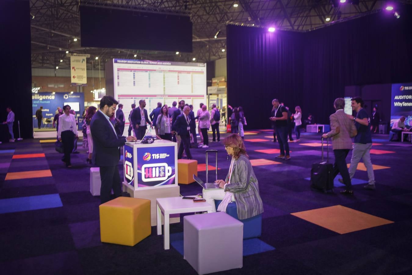 Las instalaciones de Fibes, en la inauguración del congreso internacional sobre el turismo que se celebra del 18 al 20 de octubre en Sevilla