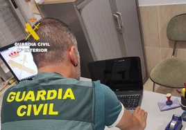 Detenidas madre e hija en Sevilla por robar los ahorros de un anciano para irse de vacaciones