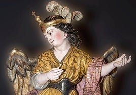 Todos los Santos restaura la imagen de San Gabriel que acompaña a la Virgen