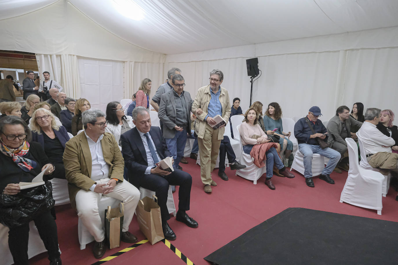 Comienzan las actividades de la Feria del Libro de Sevilla en esta jornada de viernes