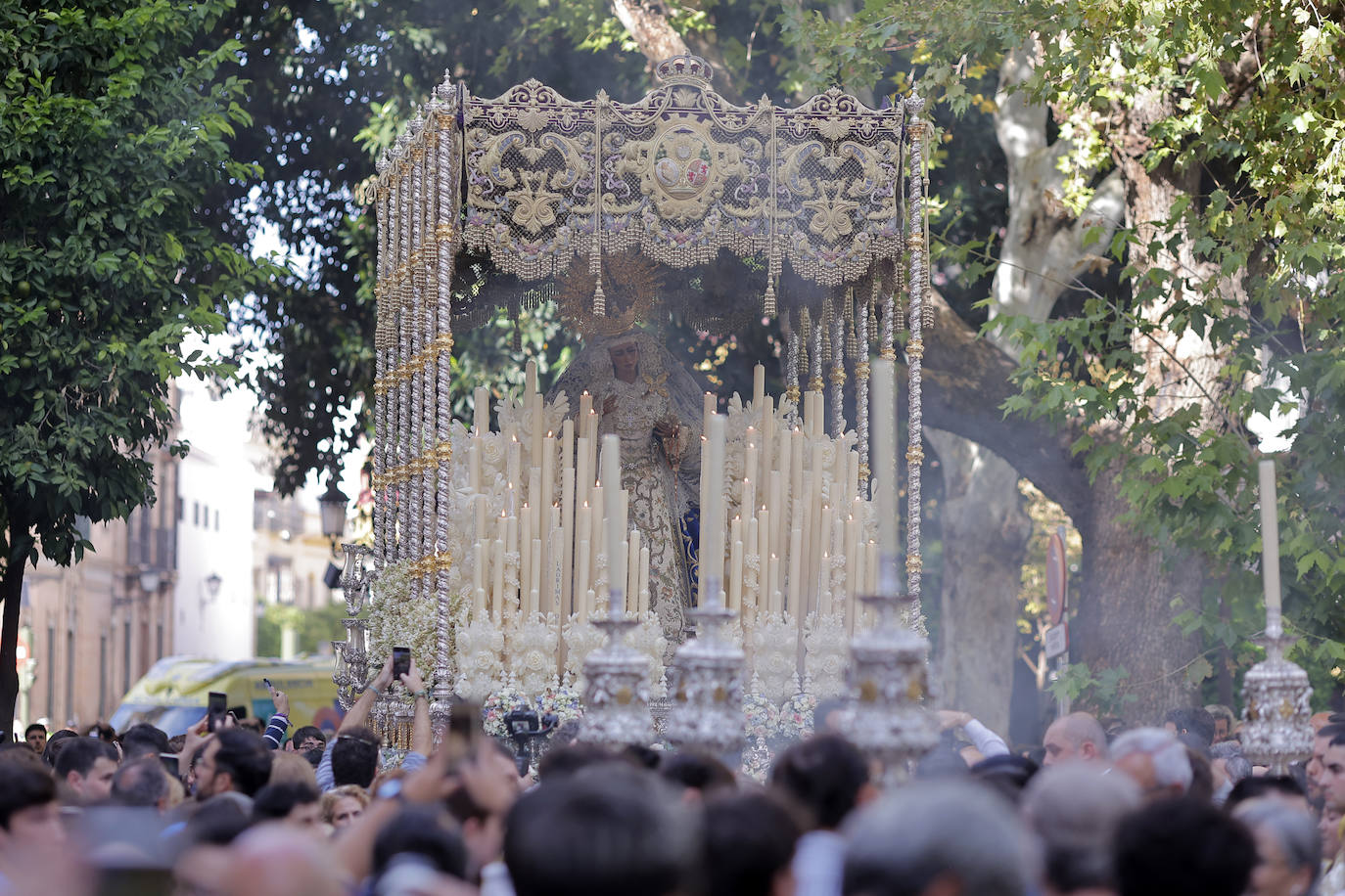 La Virgen de las Angustias se traslada a la Catedral para presidir una misa flamenca