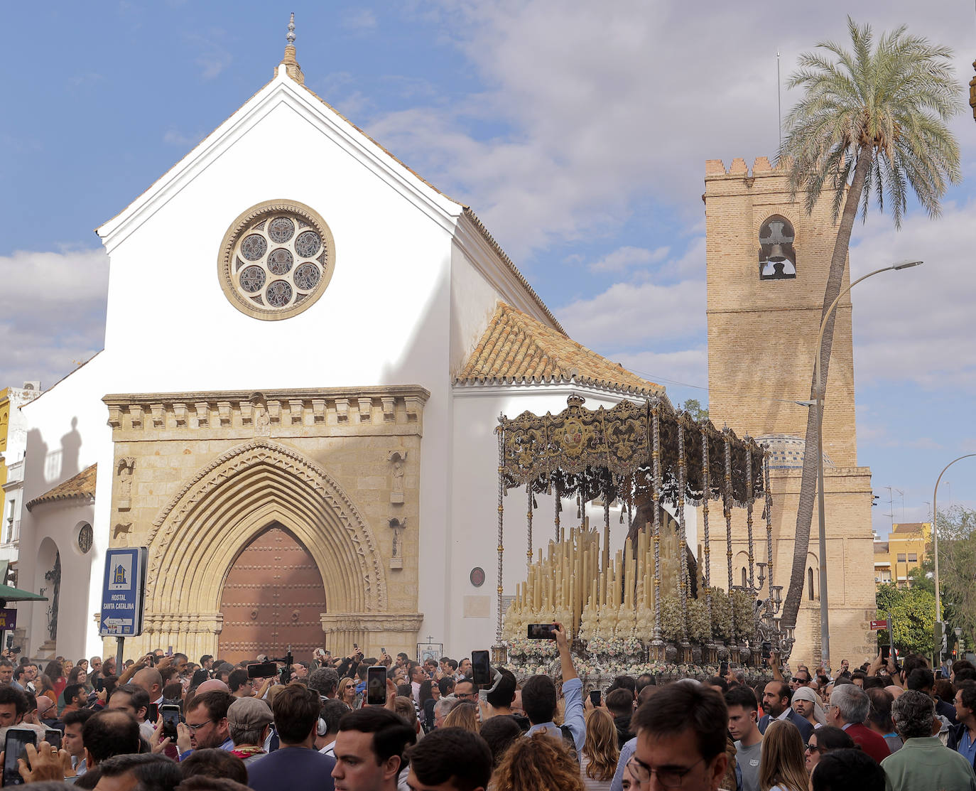 La Virgen de las Angustias se traslada a la Catedral para presidir una misa flamenca