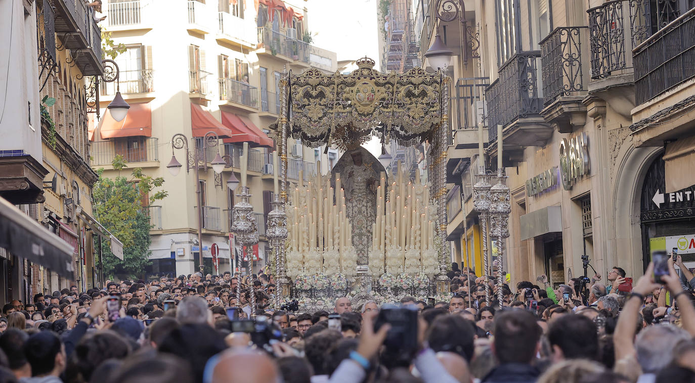La Virgen de las Angustias se traslada a la Catedral para presidir una misa flamenca