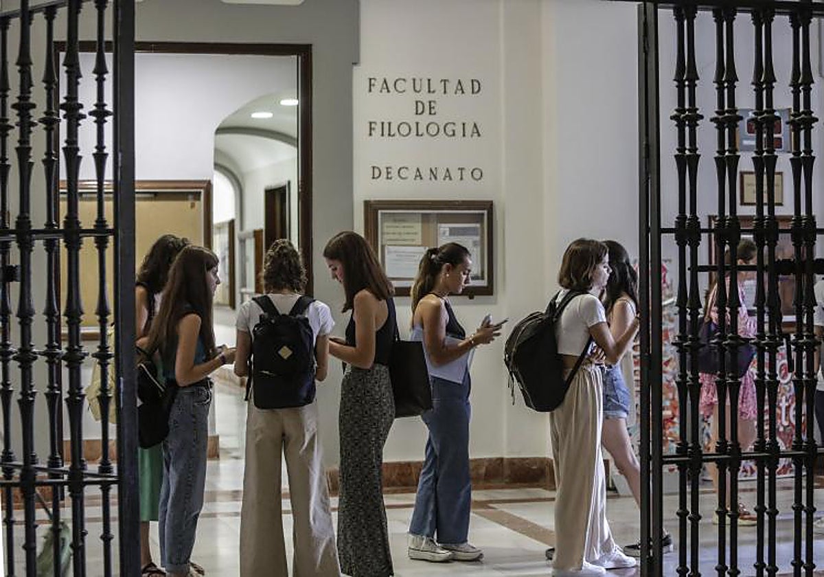Estudiantes en la Universidad de Sevilla