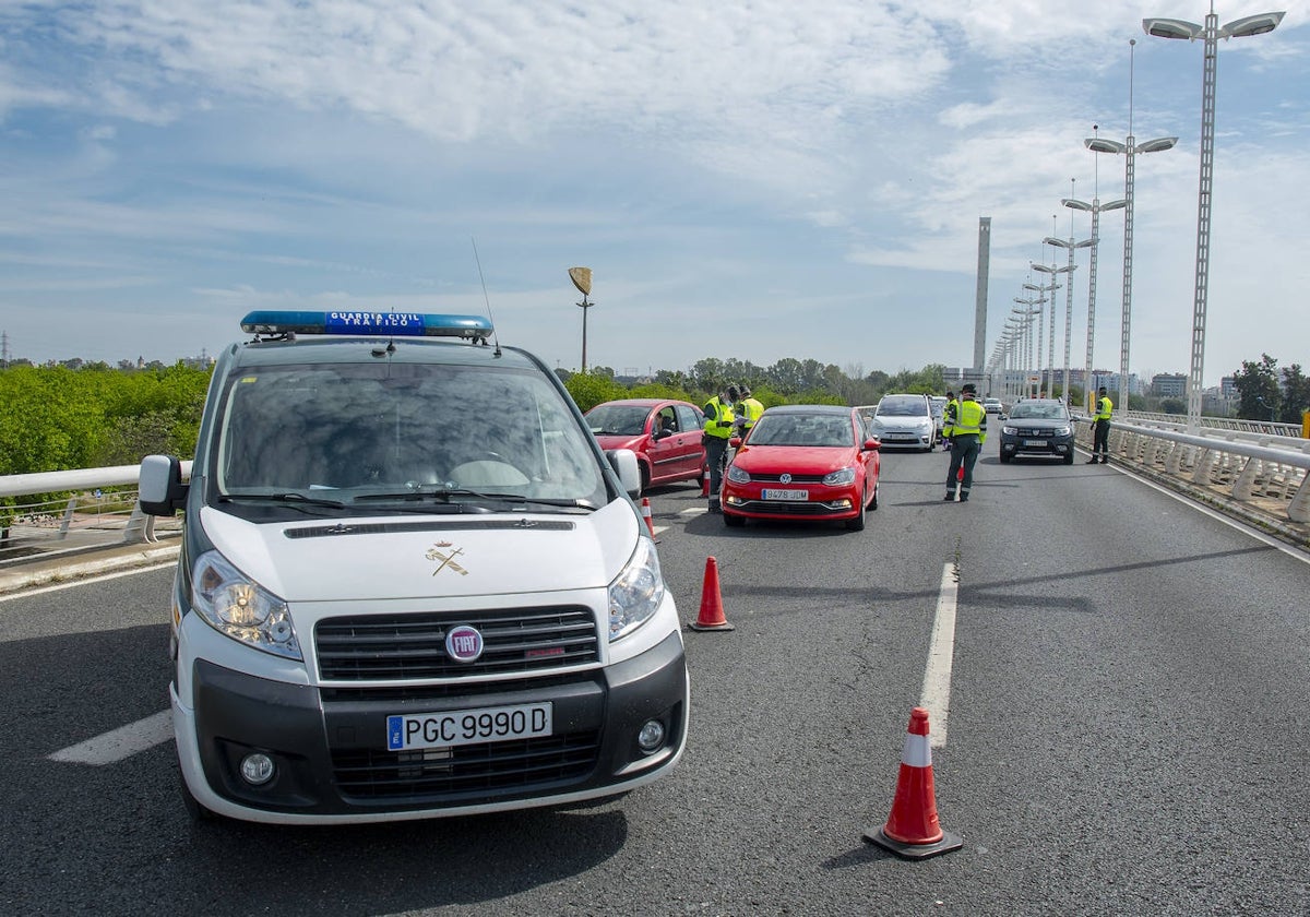 Accidente mortal en el puente del Alamillo: uno de los conductores circulaba en sentido contrario