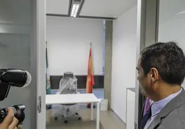 Las quejas de los jueces para no ir a la Ciudad de la Justicia de Sevilla: sus despachos son pequeños, no hay banderas ni cuadro del Rey...