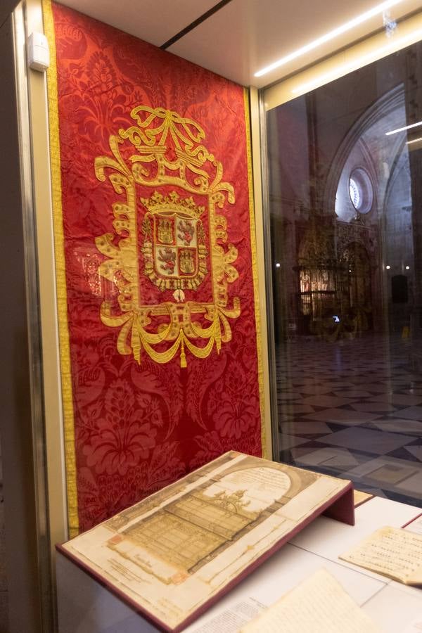 Alguno de los momentos de la inauguración de la exposición 'San Fernando, el que más teme a Dios' en la Catedral