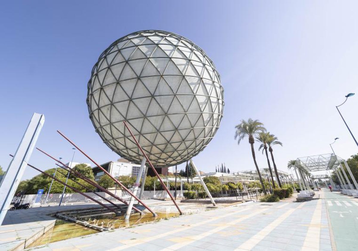 El bulevar principal de la Cartuja donde se encuentra la bola bioclimática