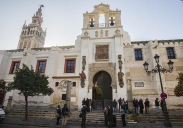 Patrimonio aprueba la restauración de la pintura mural del Calvario del Patio de los Naranjos