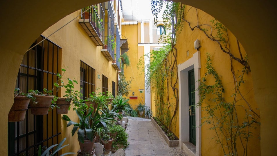 Interior del hotel Casas de la Judería, que agrupa varios edificios de la antigua judería sevillana