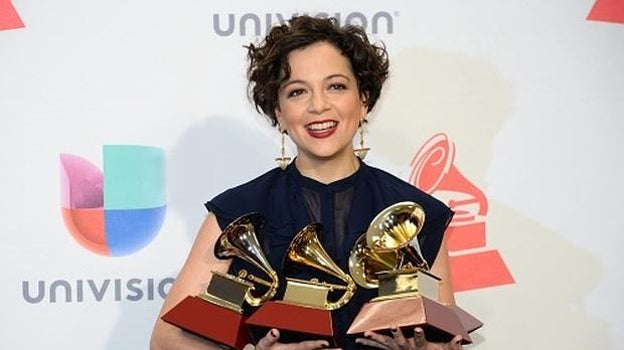 Natalia Lafourcade, artista femenina más reconocida en los Grammy Latinos
