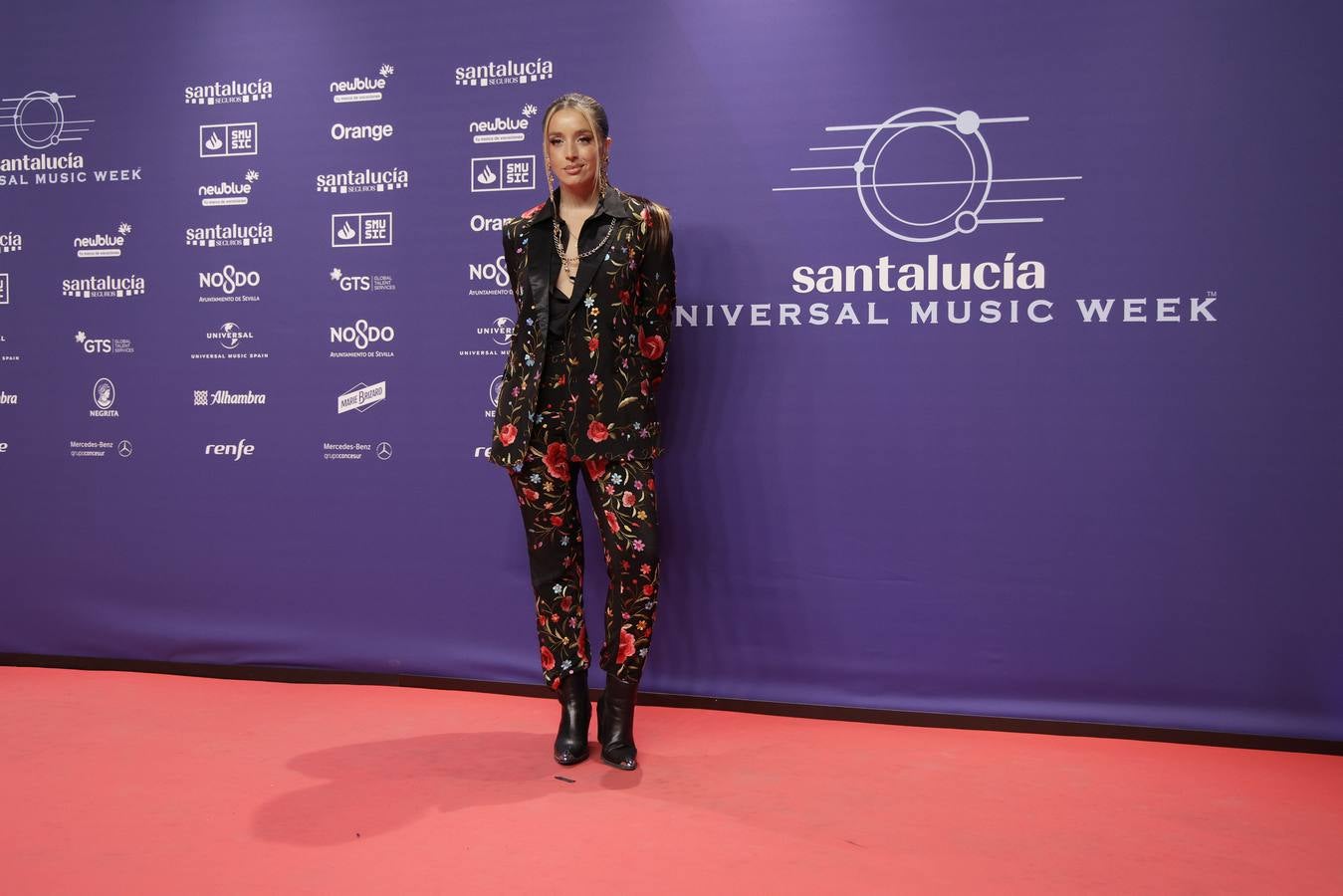 Muchos artistas acudieron a la Plaza de España para ver la gala 'El Flamenco es universal'