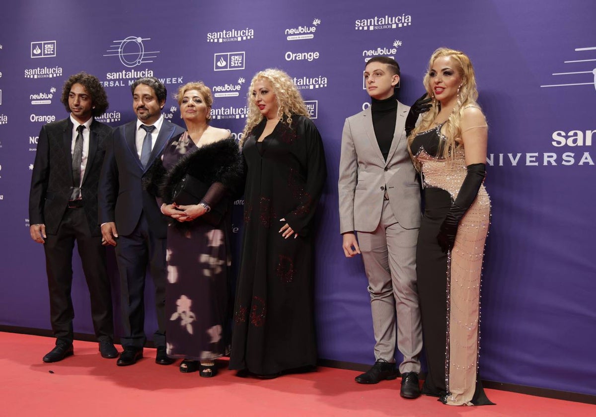 Muchos artistas acudieron a la Plaza de España para ver la gala 'El Flamenco es universal'