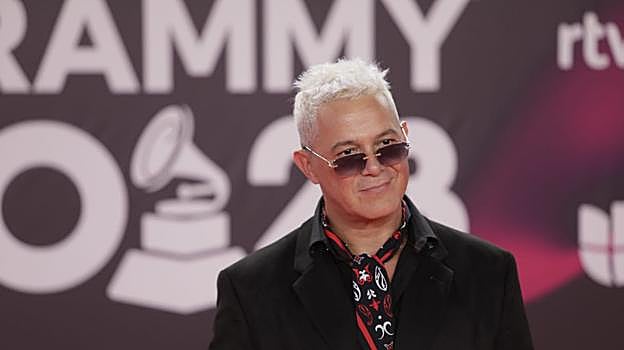 Alejadro Sanz antes de su actuación en la gala