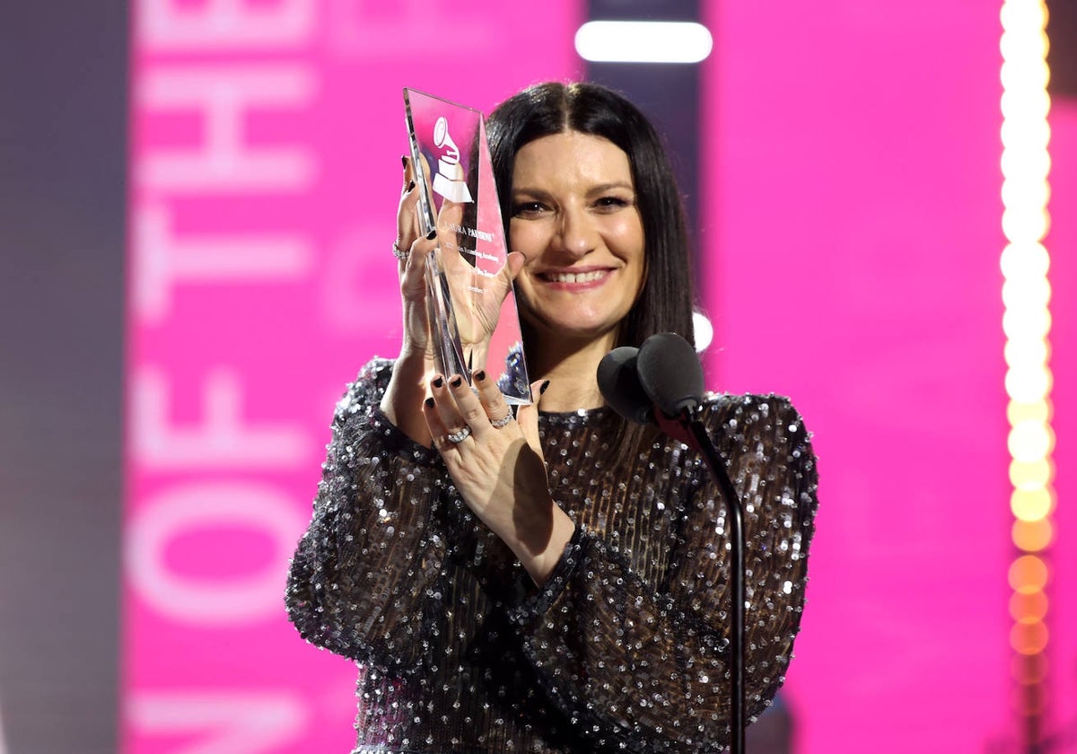 Laura Pausini recibe el premio a la Persona del Año en Sevilla