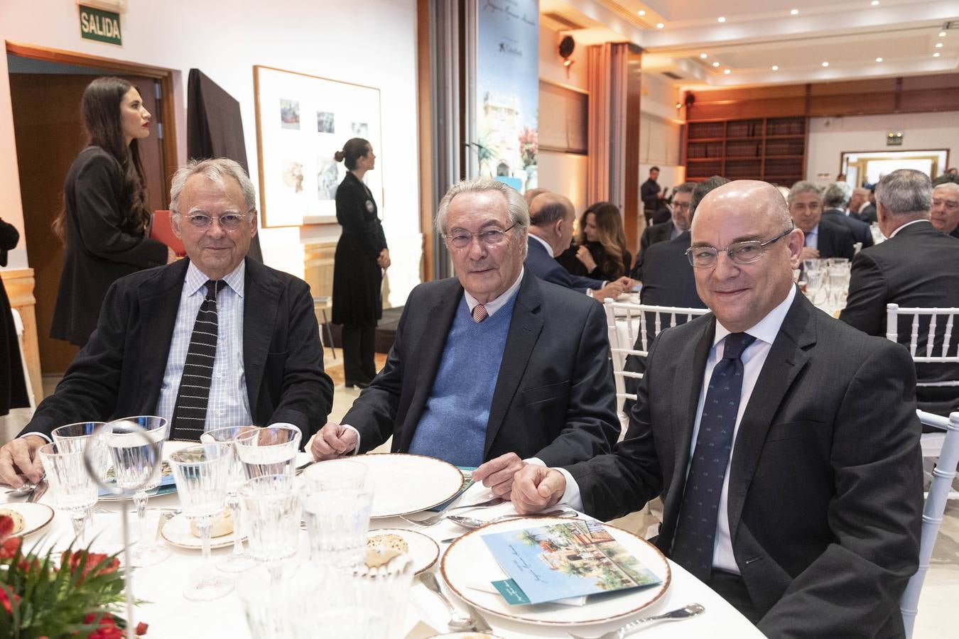 Juan Suárez Ávila, arquitecto, Jacobo Cortines, escritor, y Andrés Luque, alcaide del Real Alcázar de Sevilla