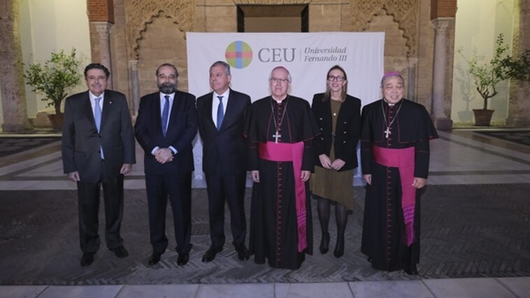 El CEU Fernando III distingue el compromiso social y el bien común