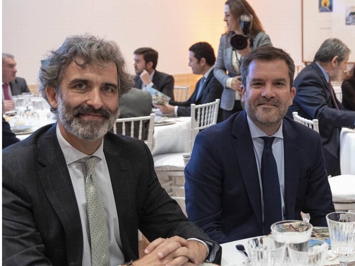 Sebastián Torres, director de comunicación de la Junta, e Ignacio Moreno Bustamante, director de La Voz de Cádiz