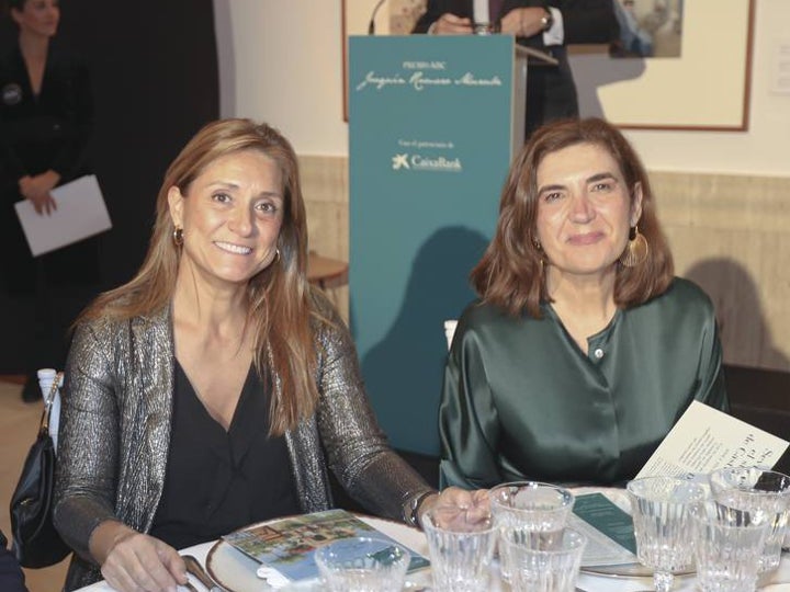 Ana Delgado, directora general de ABC, y Rocío Blanco, consejera de Empleo, Formación y Trabajo Autónomo de la Junta de Andalucía