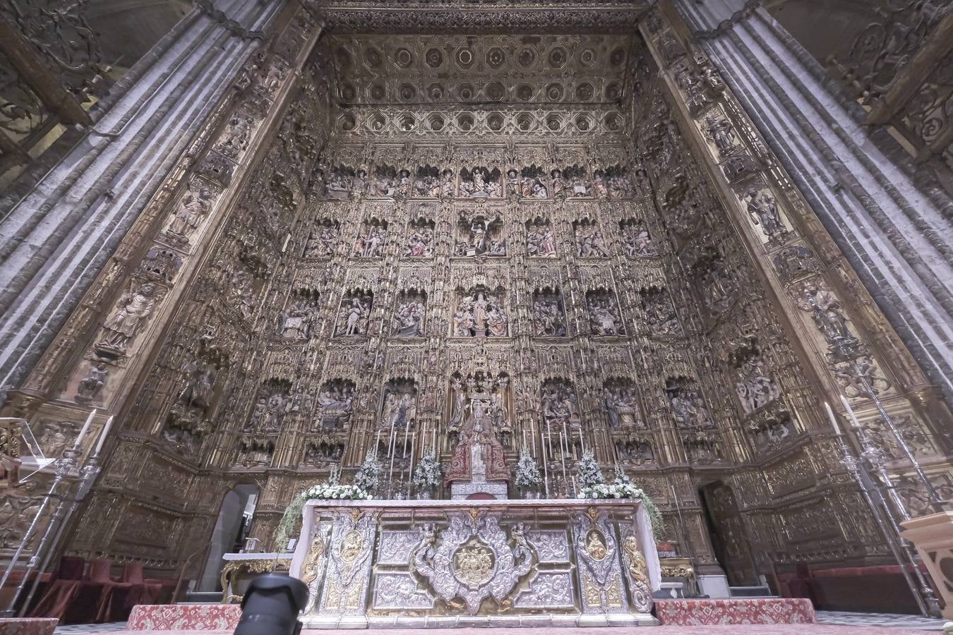 Apertura de la urna de San Fernando, misa y procesión de la espada en la Catedral de Sevilla con motivo de la festividad de San Clemente