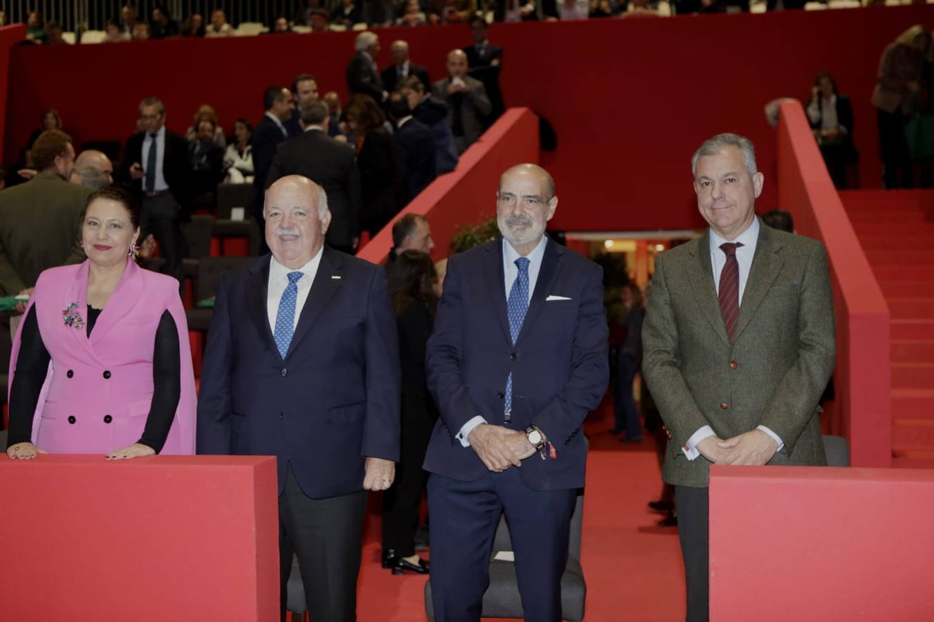 El espectáculo hizo vibrar a la grada durante el primer día del Sicab