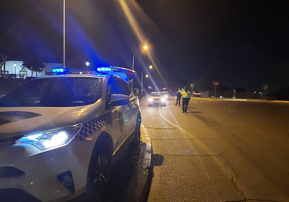 Agentes de la Policía Local en un control, en una imagen de archivo