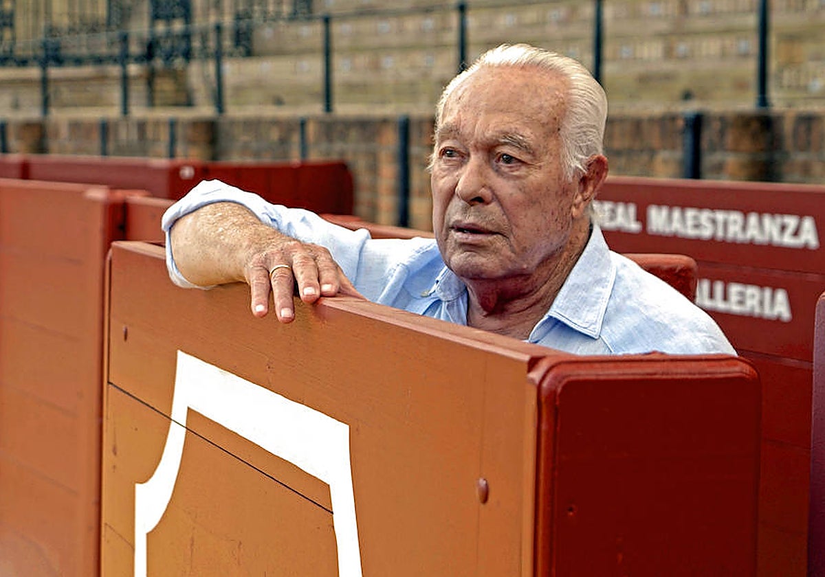 Francisco Romero López 'Curro Romero' es el decano de los toreros de Sevilla