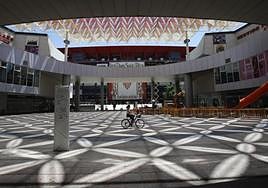 ¿Cuál es el horario de las tiendas y centros comerciales que abren en Sevilla a partir de este domingo?