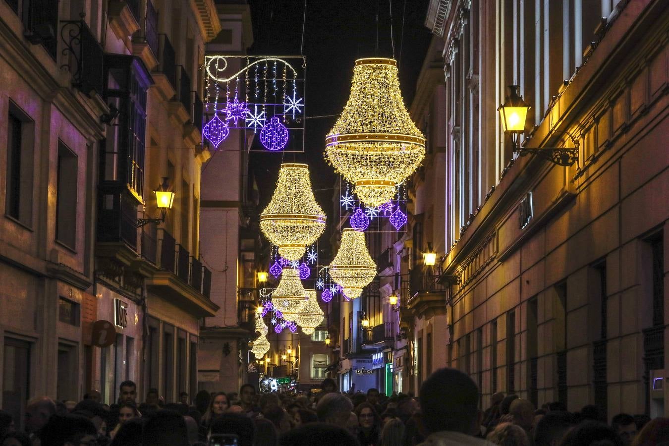 El Centro de Sevilla iluminado para esta Navidad de 2023