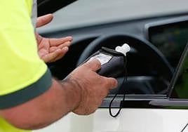 Condenado por conducir en zig zag, invadir el arcén y cuadruplicar la tasa de alcohol