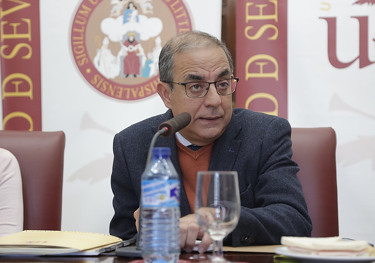 El rector Miguel Ángel Castro