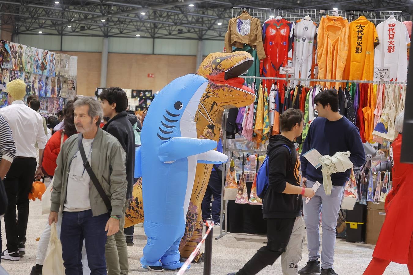 Asistentes a una nueva edición del Mangafest en Fibes