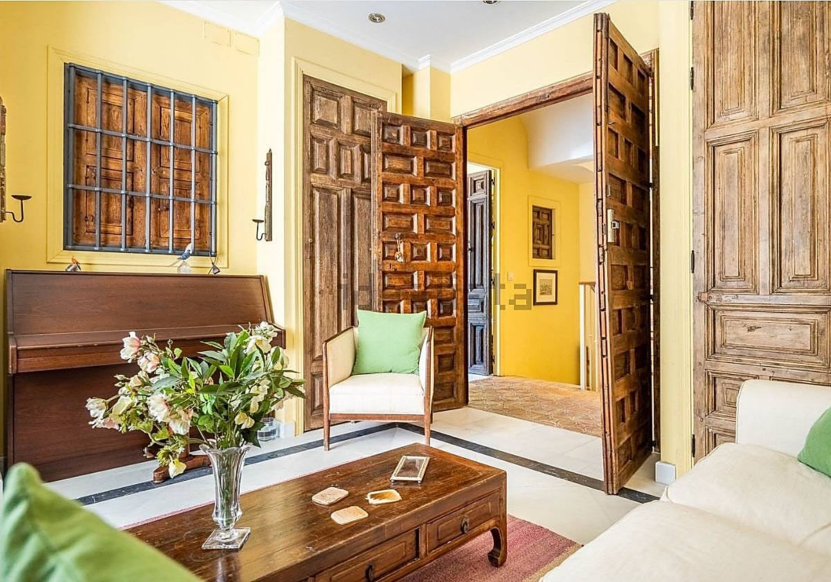 Estancia de una exclusiva casa en venta en el centro de Sevilla